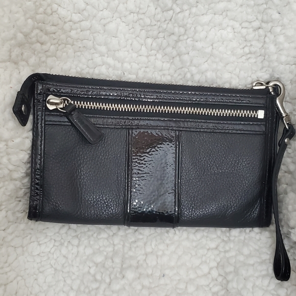 Large Coach Patent Leather and Leather Wristlet Wallet - Picture 3 of 12